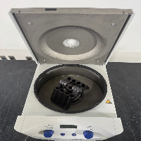 Eppendorf 5702 Centrifuge image 3